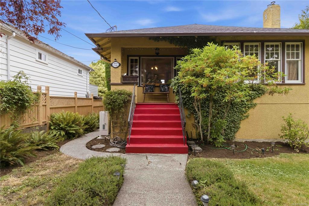 Fifth View of 1722 Stanley Ave, Victoria, BC, V8R 3W8