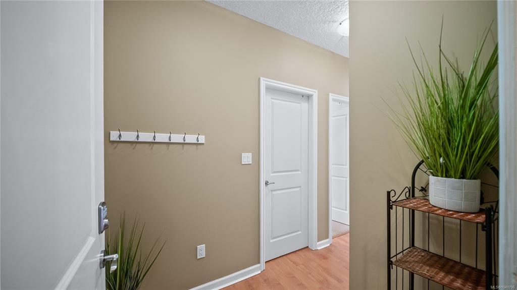 Fourth View of 2747 Jacklin Rd, Jasmine Place, Langford, BC, V9B 3X7