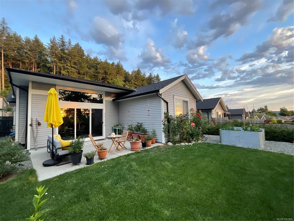 Fifth View of 925 Craig Rd, Ladysmith, BC, V9G 2C4