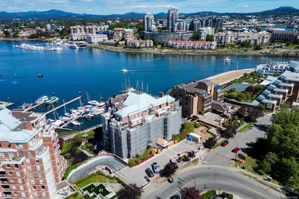 Third View of 636 Montreal St, Harbourside, Victoria, BC, V8V 4Y1