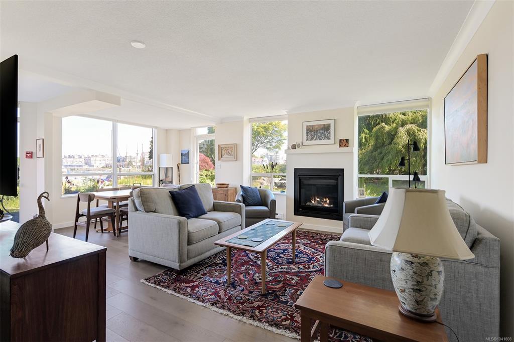 Fourth View of 636 Montreal St, Harbourside, Victoria, BC, V8V 4Y1
