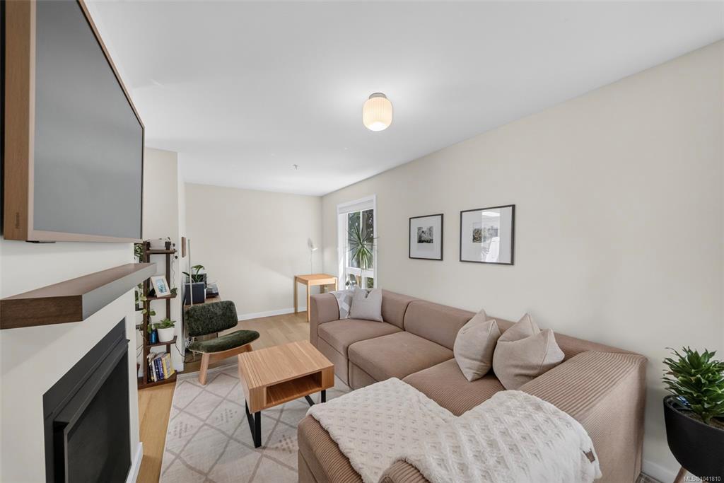 Fourth View of 689 Bay St, Lexington Park, Victoria, BC, V8T 5H9