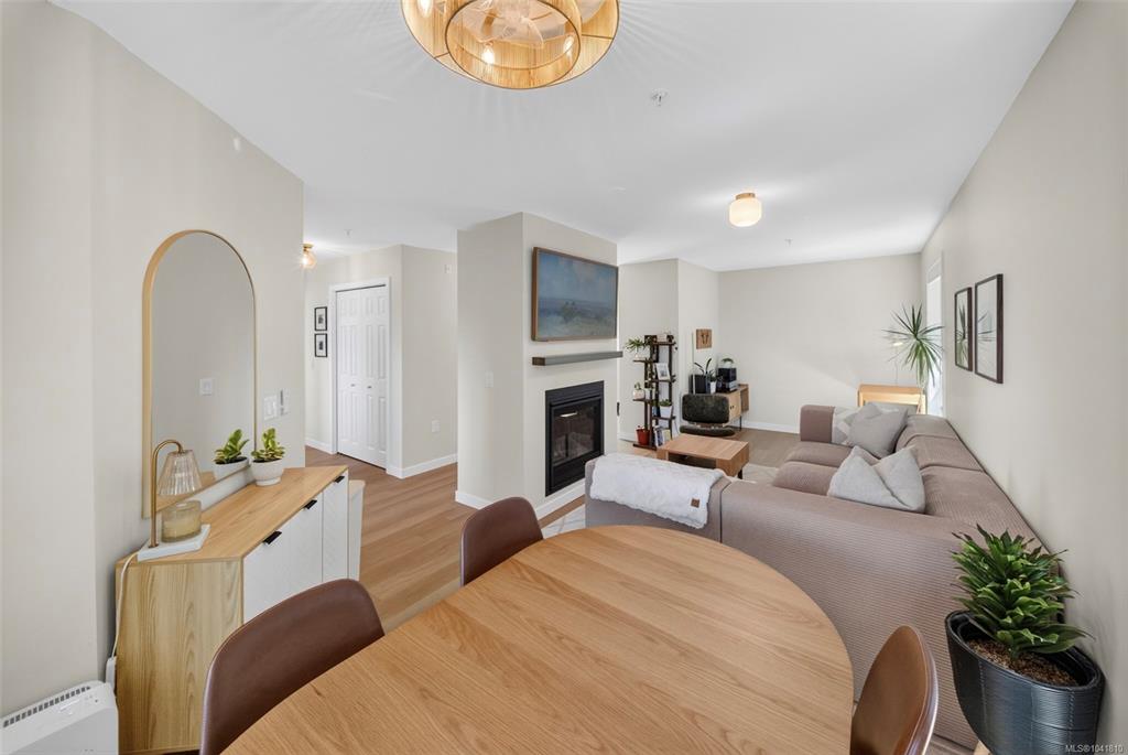 Fifth View of 689 Bay St, Lexington Park, Victoria, BC, V8T 5H9