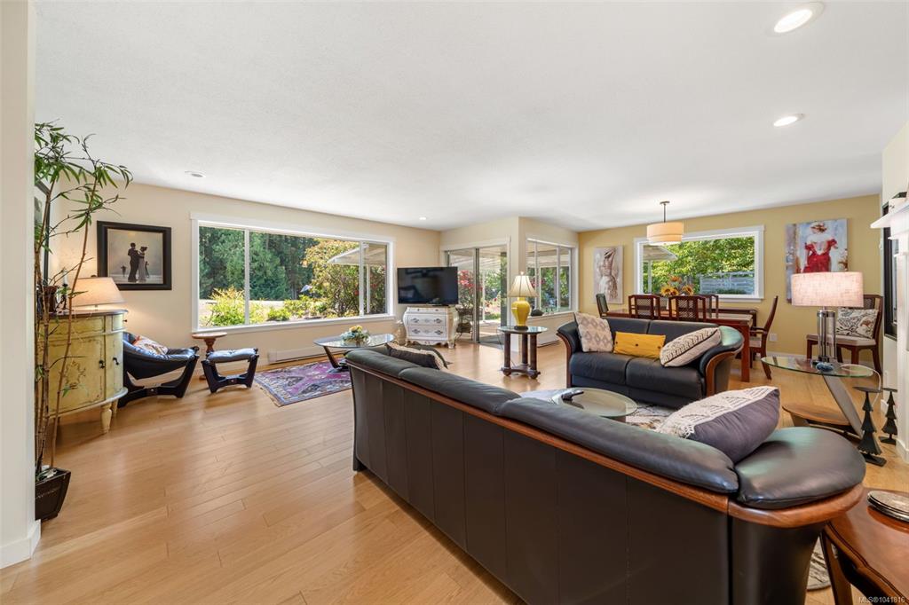 Fifth View of 697 Pine Ridge Dr, Arbutus Ridge, Cobble Hill, BC, V0R 1L1