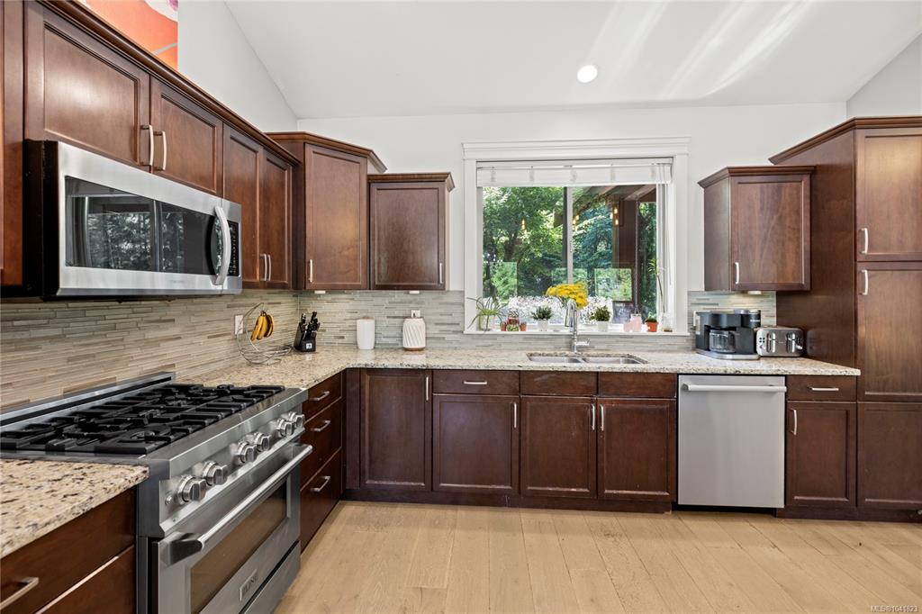 Fourth View of 1755 Galvin Pl, Qualicum Beach, BC, V9K 2V3