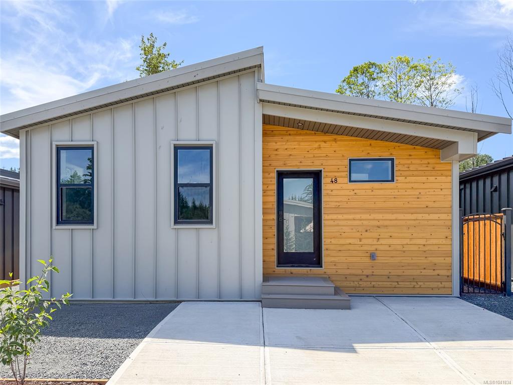 Third View of 3025 Royston Rd, Cumberland, BC, V0R 1S0