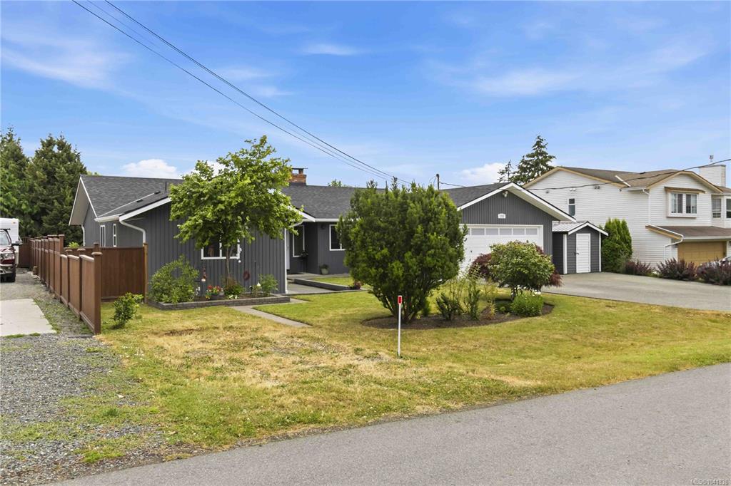 Fourth View of 1131 Holly Park Rd, Central Saanich, BC, V8M 1E6