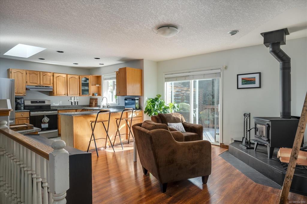 Third View of 6427 Nidri Pl, OCEANSIDE ESTATES, Nanaimo, BC, V9V 1N6