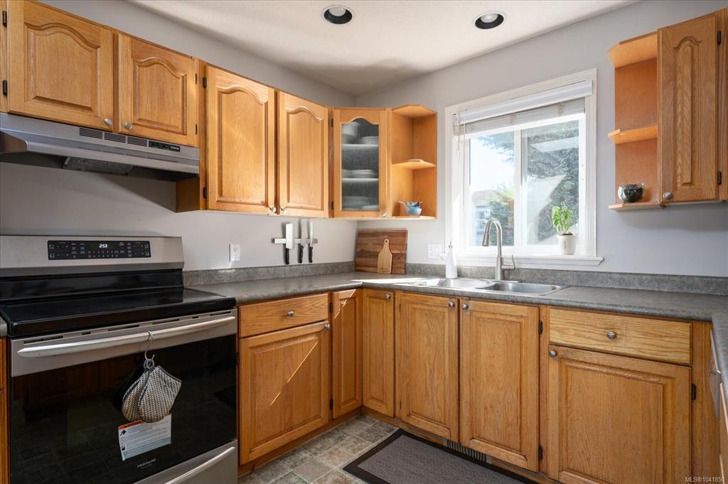 Fourth View of 6427 Nidri Pl, OCEANSIDE ESTATES, Nanaimo, BC, V9V 1N6