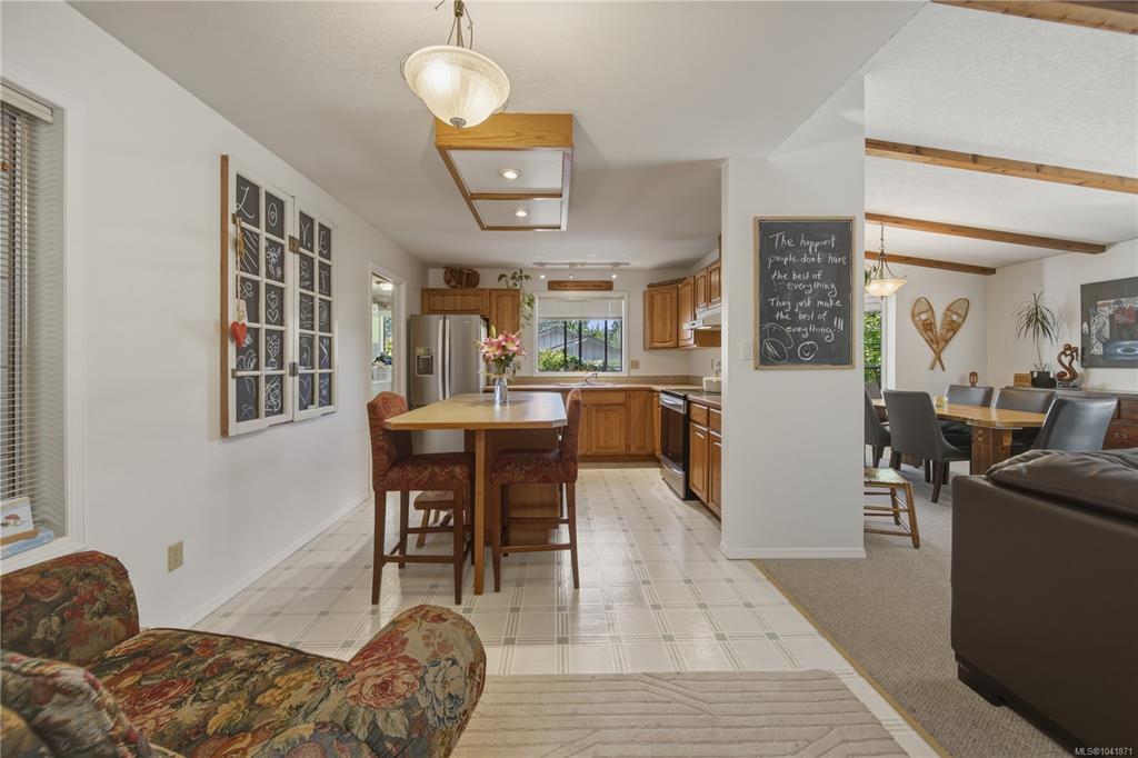 Fourth View of 476 Qualicum Rd, Qualicum Beach, BC, V9K 1B2