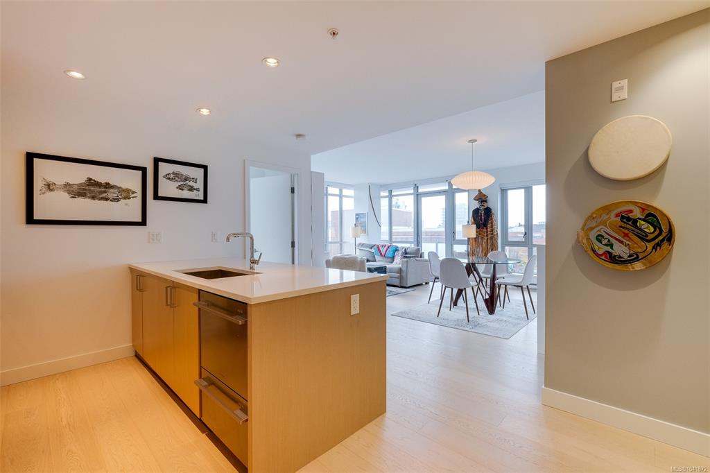 Fourth View of 838 Broughton St, Victoria, BC, V8W 1E4