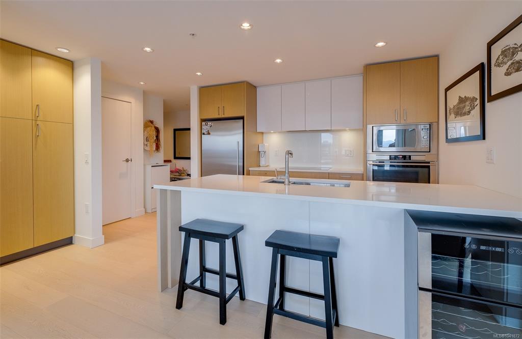 Fifth View of 838 Broughton St, Victoria, BC, V8W 1E4