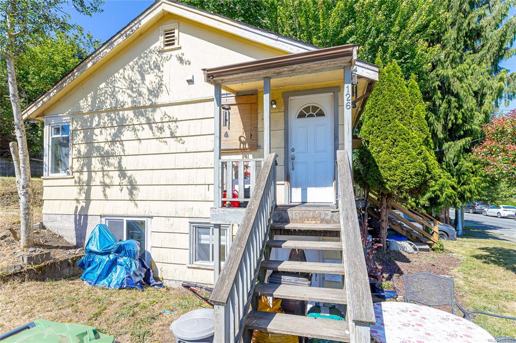 Third View of 126 Queens Rd, Duncan, BC, V9L 2W6