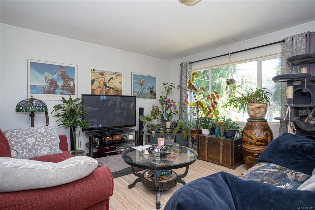 Fifth View of 126 Queens Rd, Duncan, BC, V9L 2W6