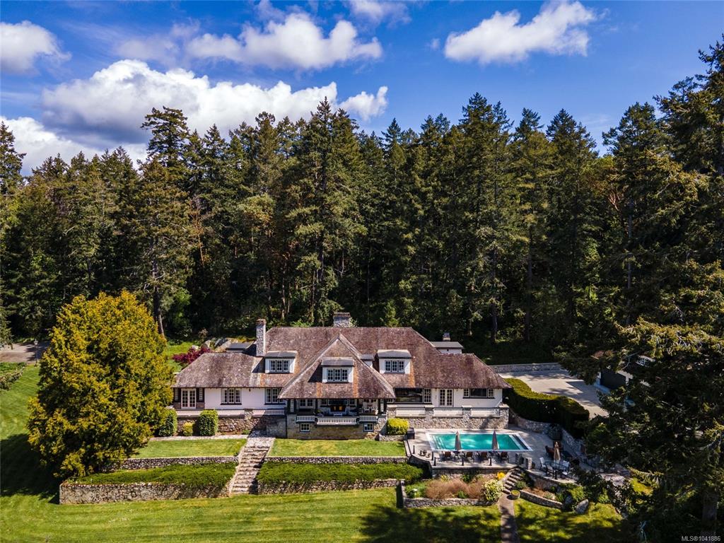 Third View of 605 Senanus Dr, Central Saanich, BC, V8M 1S6
