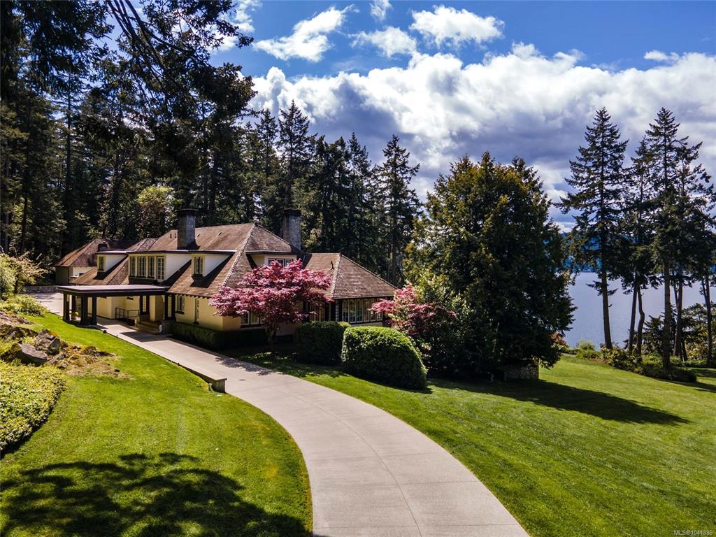 Fourth View of 605 Senanus Dr, Central Saanich, BC, V8M 1S6