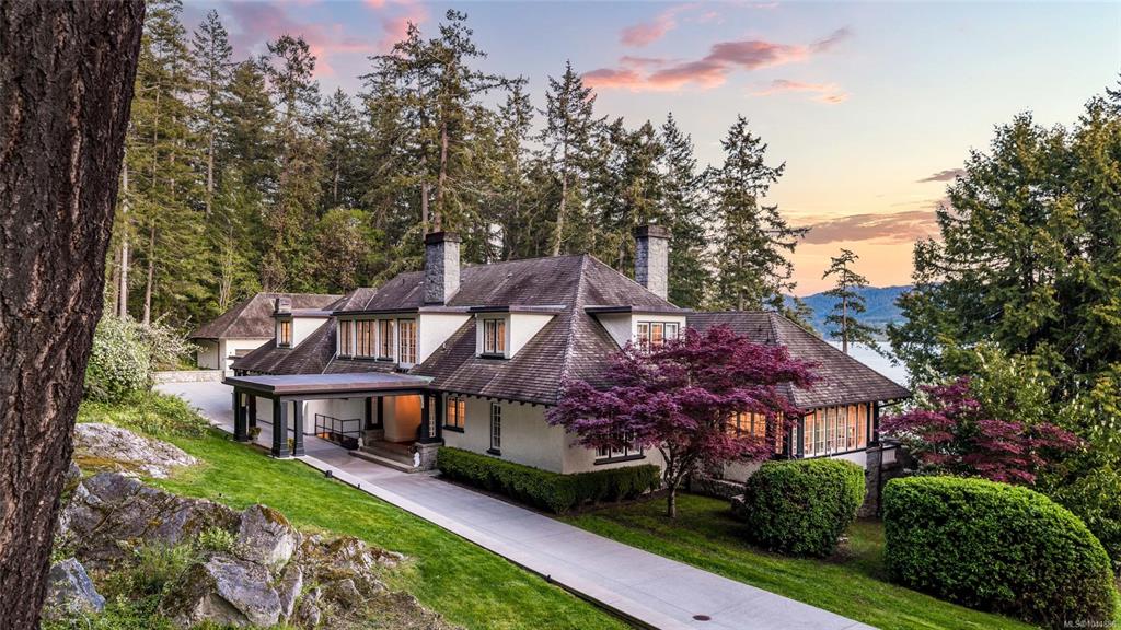 Fifth View of 605 Senanus Dr, Central Saanich, BC, V8M 1S6