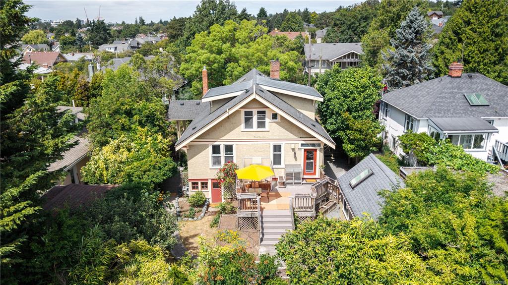 Fourth View of 1315 Bond St, Victoria, BC, V8S 1C3