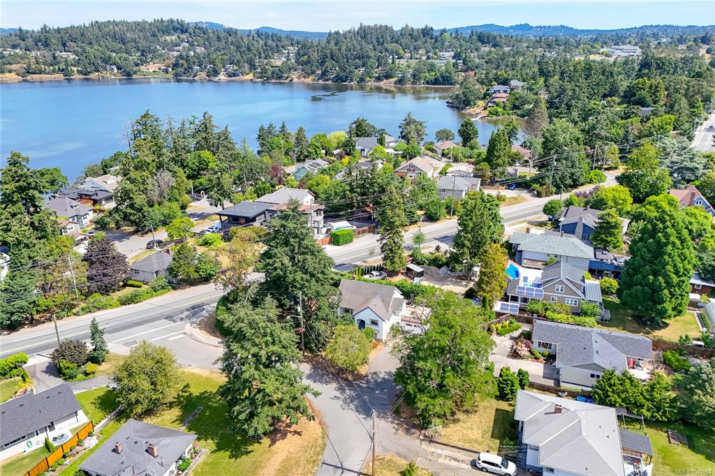 Third View of 2875 Rockwell Ave, Saanich, BC, V9A 2M8