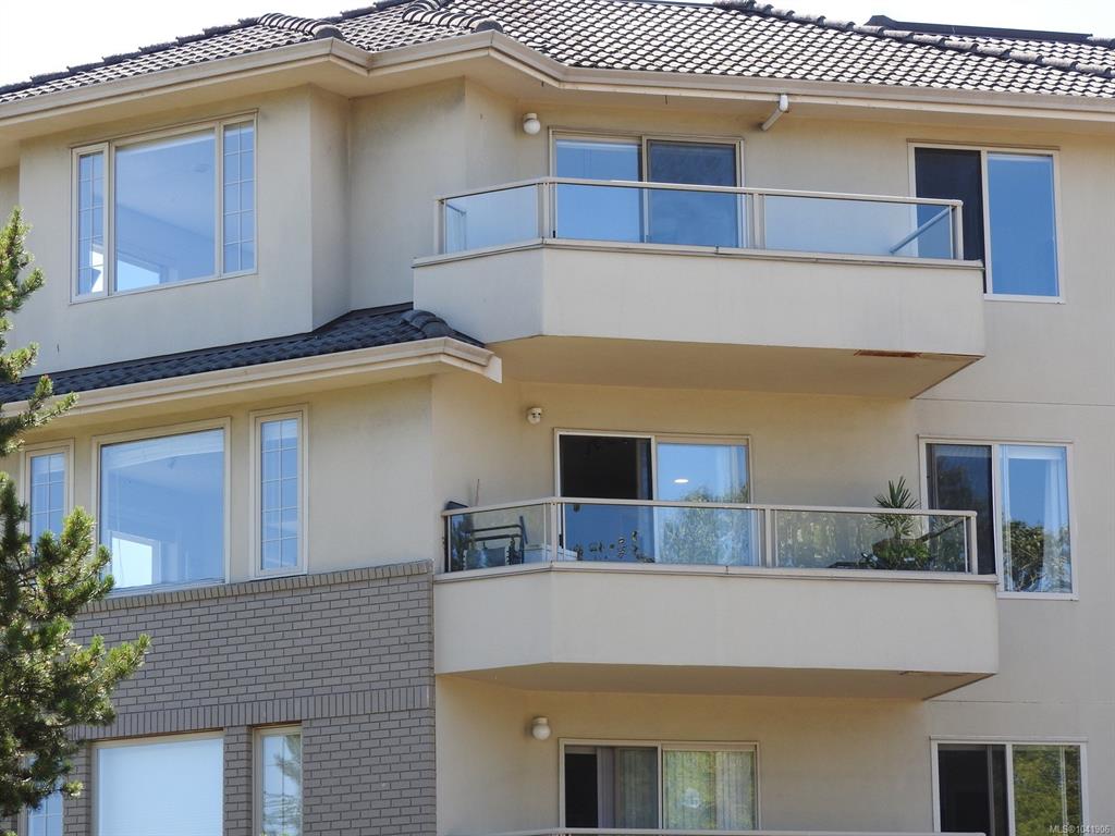 Fourth View of 3700 Carey Rd, Saanich, BC, V8Z 4C2