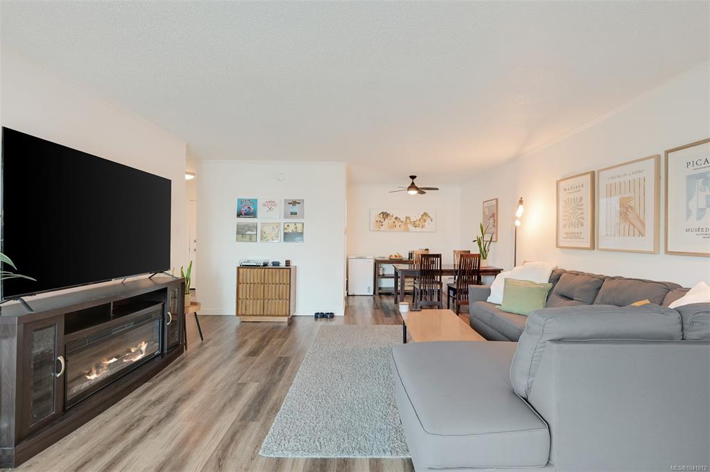 Fourth View of 1870 Mckenzie Ave, University Heights, Saanich, BC, V8N 4X3