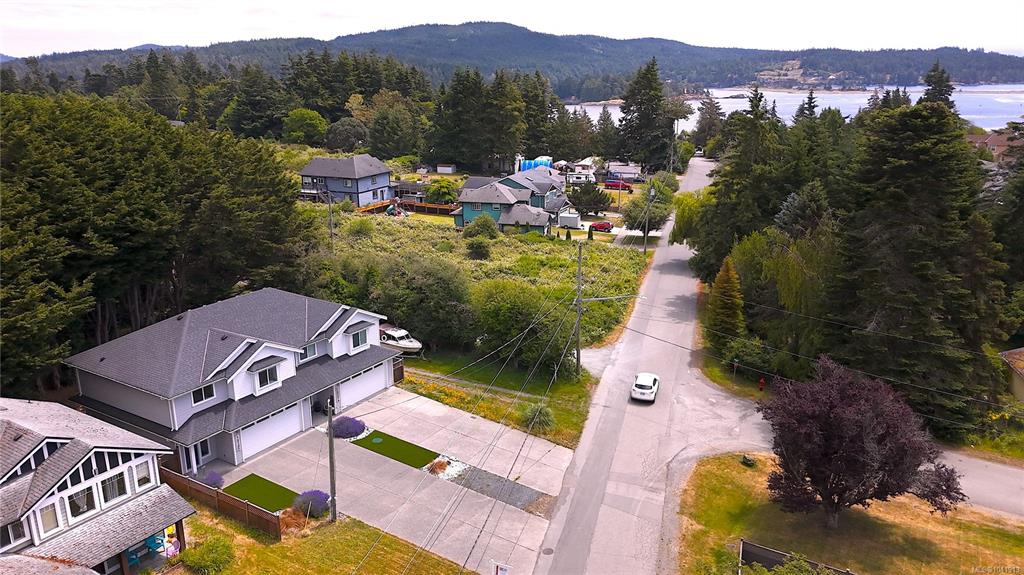 Third View of 1973 Caldwell Rd, Sooke, BC, V9Z 0P6