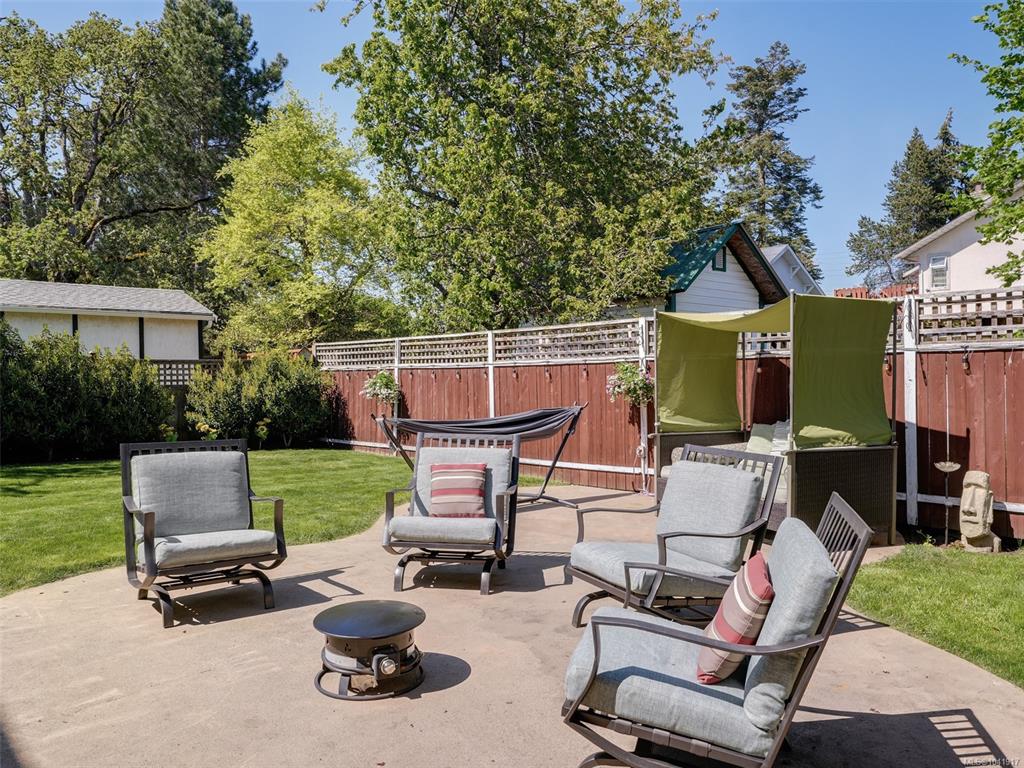 Third View of 4256 Ponderosa Cres, Saanich, BC, V8Z 7G2