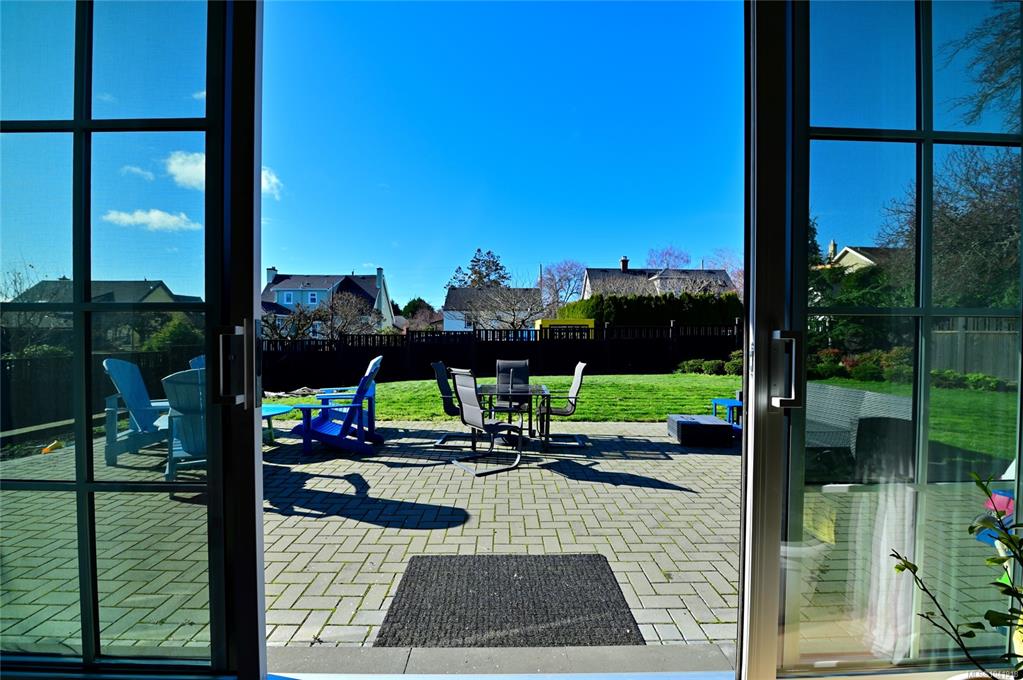 Fifth View of 2777 Dewdney Ave, Oak Bay, BC, V8R 3M3