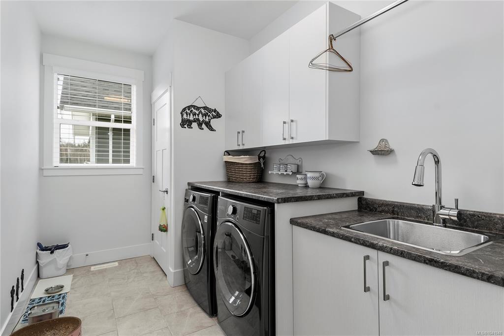 Fifth View of 727 Sitka St, Campbell River, BC, V9H 0E6