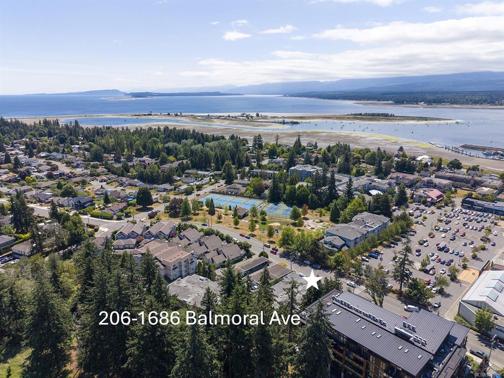 Second View of 1686 Balmoral Ave, Comox, BC, V9M 2N1