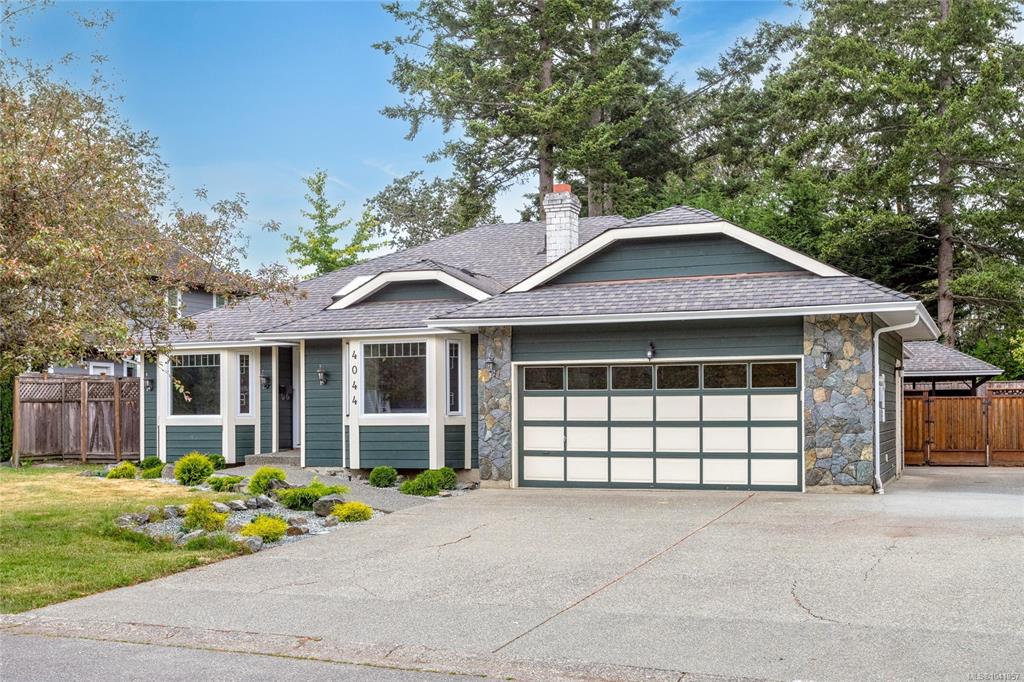 Second View of 4044 Malton Ave, Saanich, BC, V8X 4X1