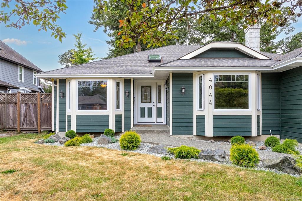 Fourth View of 4044 Malton Ave, Saanich, BC, V8X 4X1