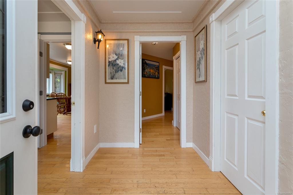 Fifth View of 4044 Malton Ave, Saanich, BC, V8X 4X1