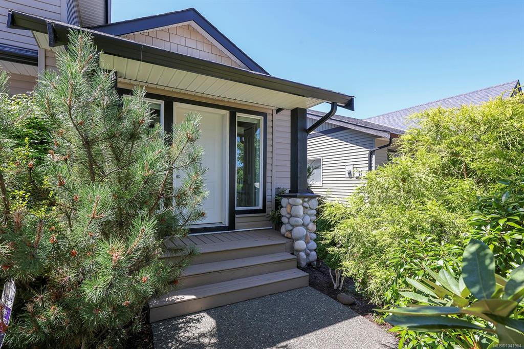 Third View of 815 Labrador Dr, Comox, BC, V9M 4H9