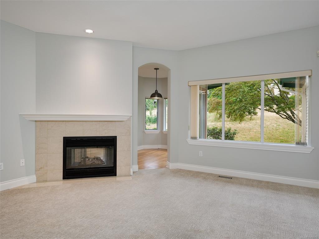 Fourth View of 530 Marsett Pl, Saanich, BC, V8Z 7J2
