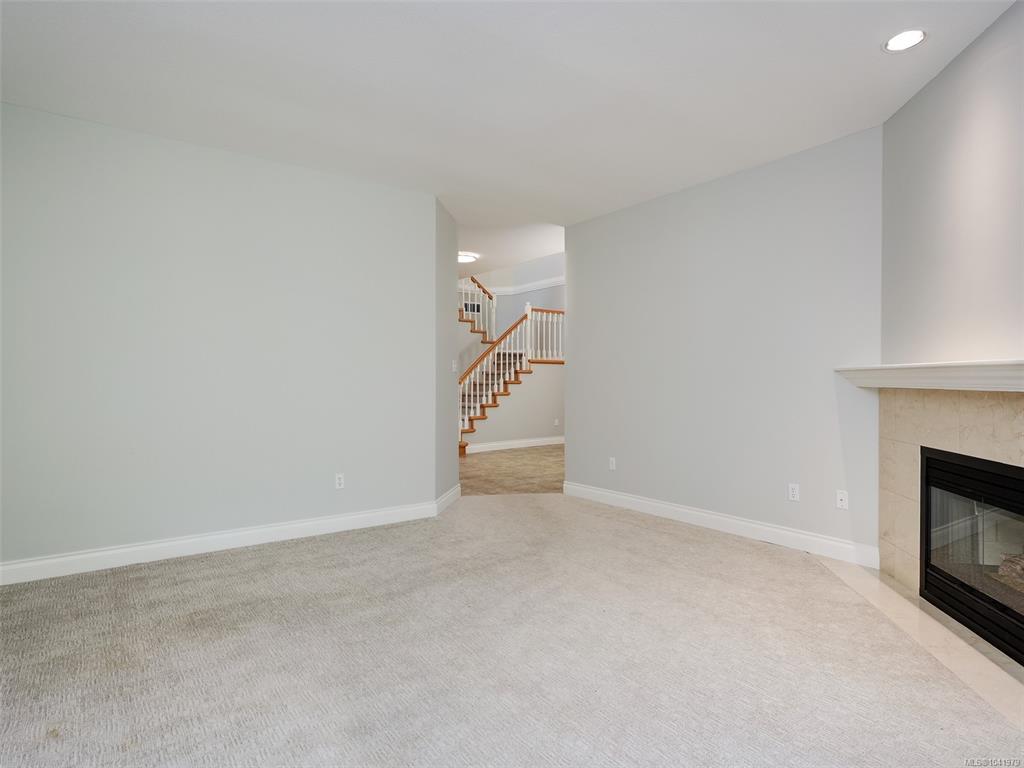 Fifth View of 530 Marsett Pl, Saanich, BC, V8Z 7J2
