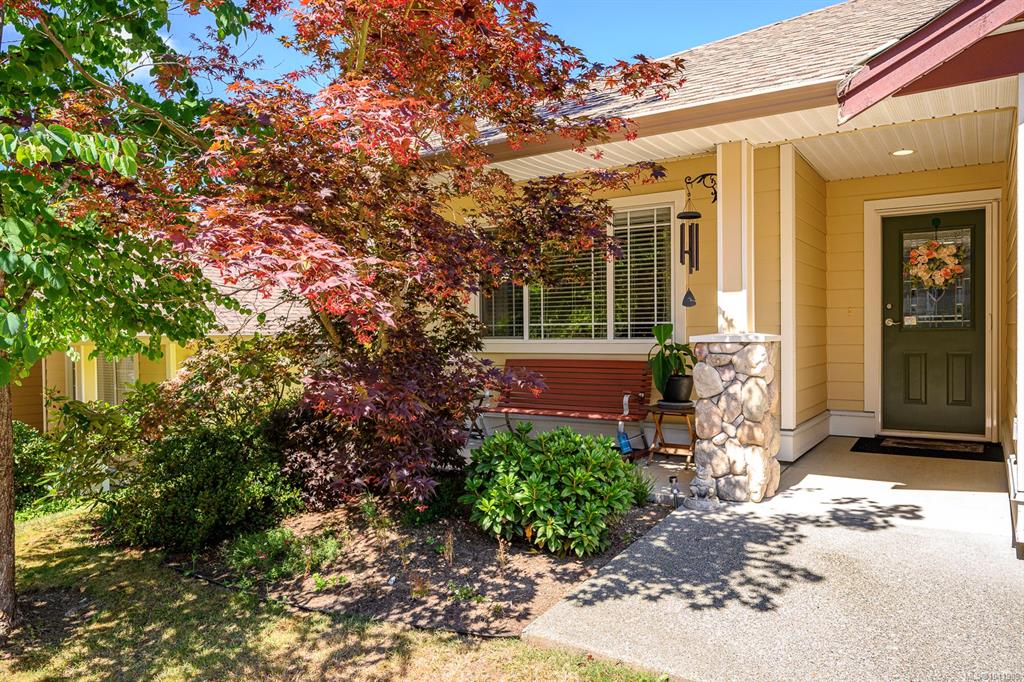 Second View of 2728 1st St, Terrace View, Courtenay, BC, V9N 4A4