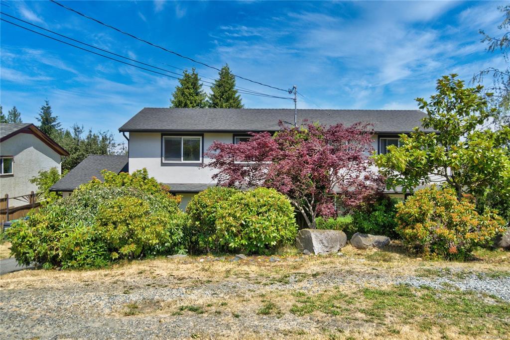 Third View of 5524 5526 Lost Lake Rd, Nanaimo, BC, V9T 5G4