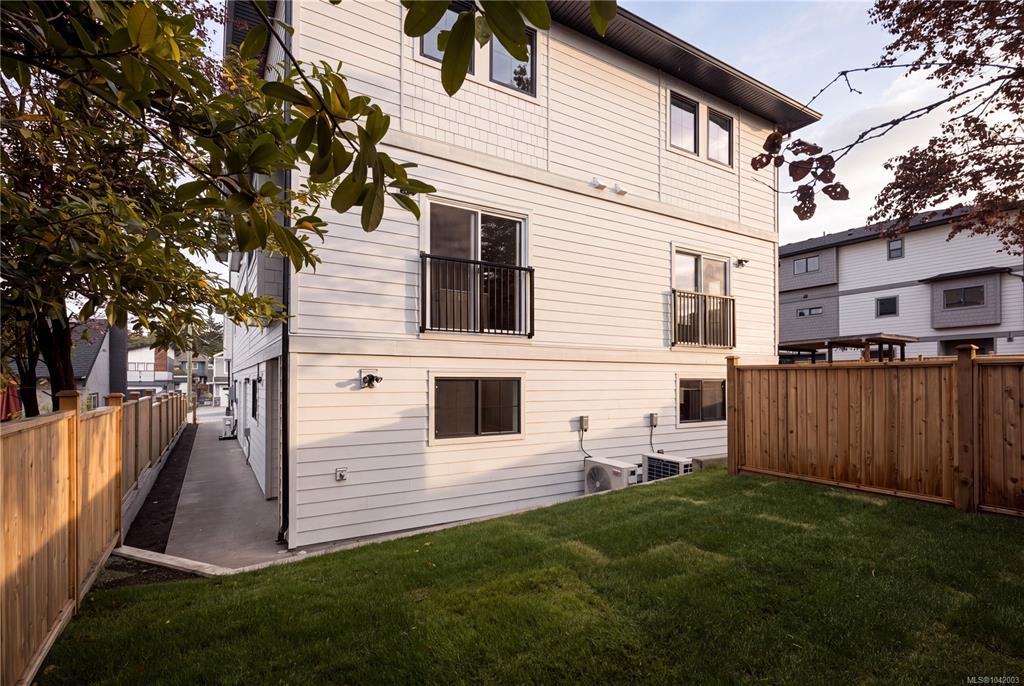 Fifth View of 913 Dale St, Saanich, BC, V8X 2V9