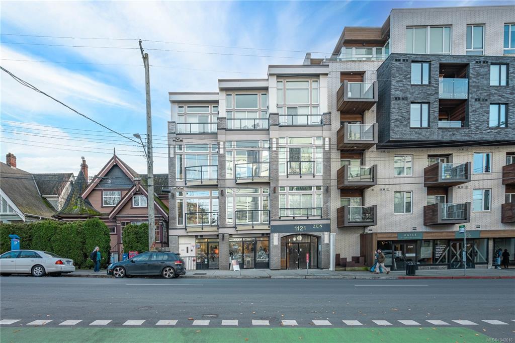 1121 Fort St, 1042016, BC,