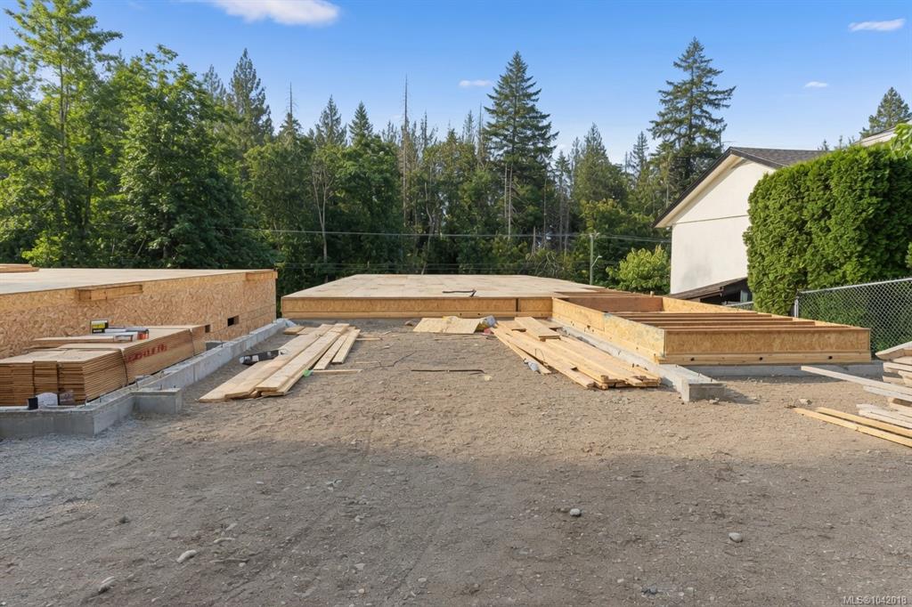 Fifth View of 218 Emery Way, Hawthorne Heights, Nanaimo, BC, V9R 5Z8