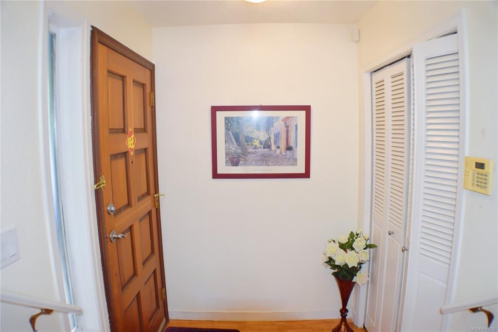Third View of 4091 Dawnview Cres, Saanich, BC, V8N 5J8
