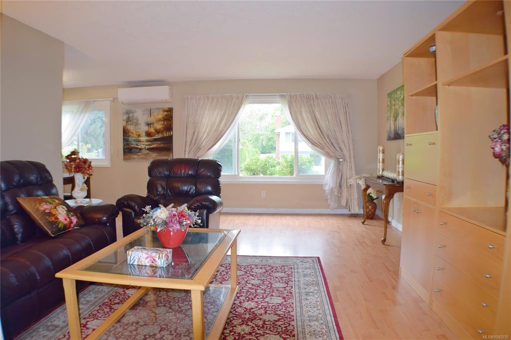 Fourth View of 4091 Dawnview Cres, Saanich, BC, V8N 5J8