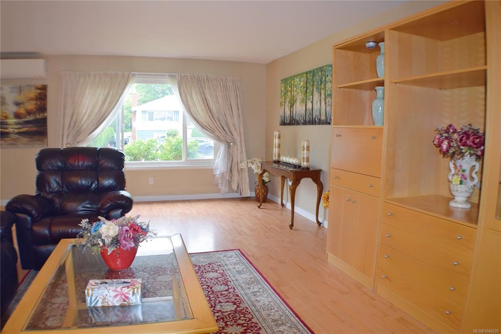 Fifth View of 4091 Dawnview Cres, Saanich, BC, V8N 5J8
