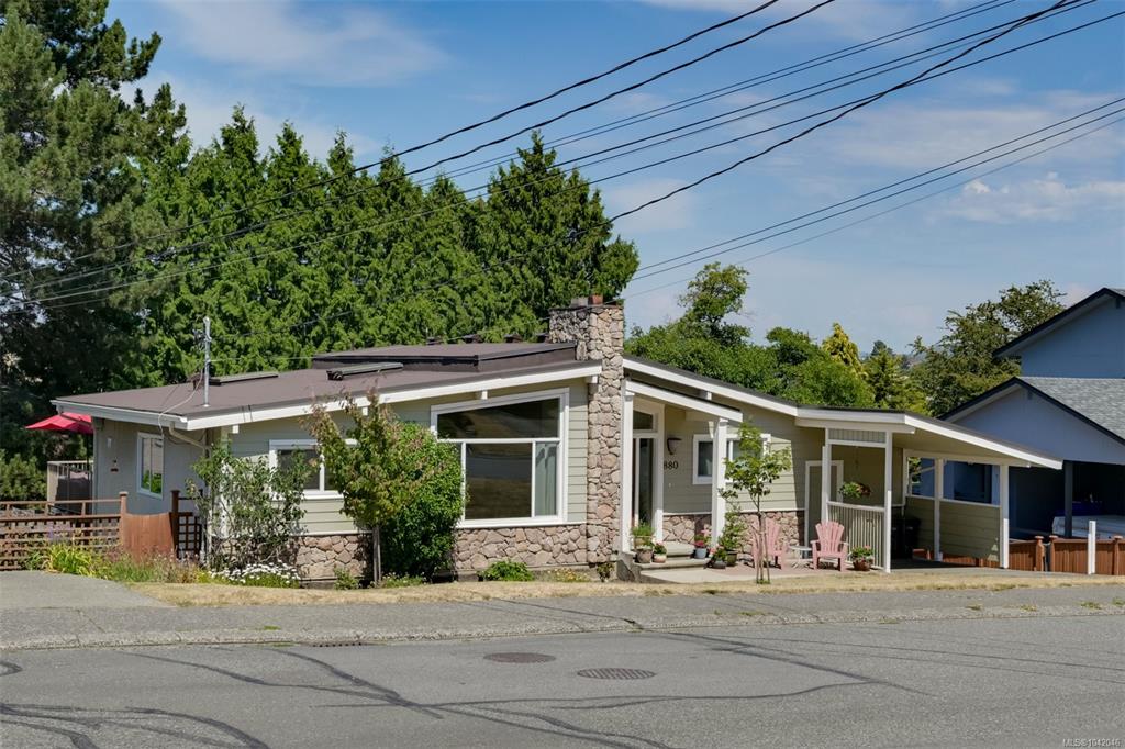 880 Rockheights Ave, 1042046, BC,