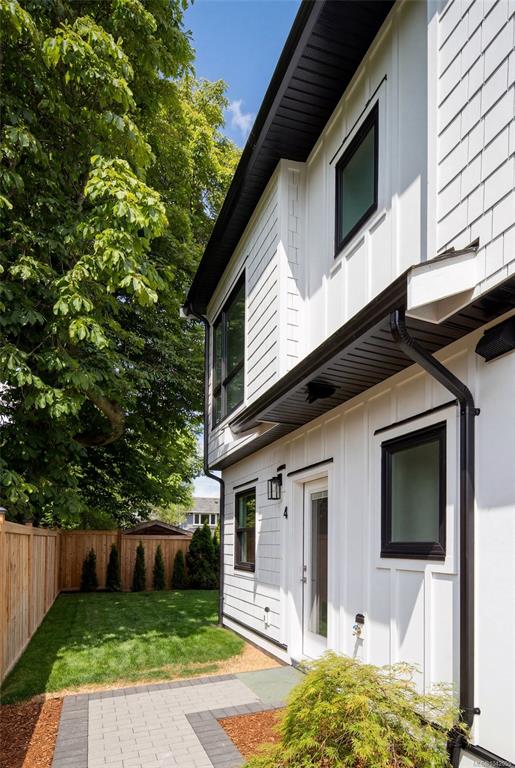 Fifth View of 2118 Pentland Rd, Oak Bay, BC, V8S 2W4