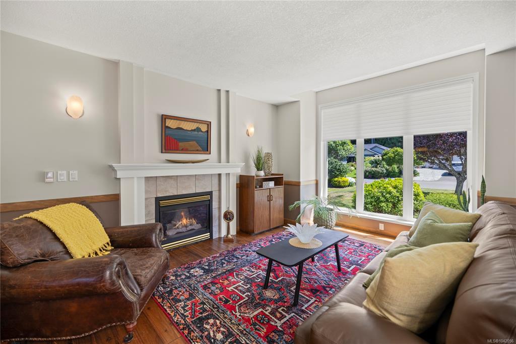 Third View of 696 Redwood Dr, Qualicum Beach, BC, V9K 2J2