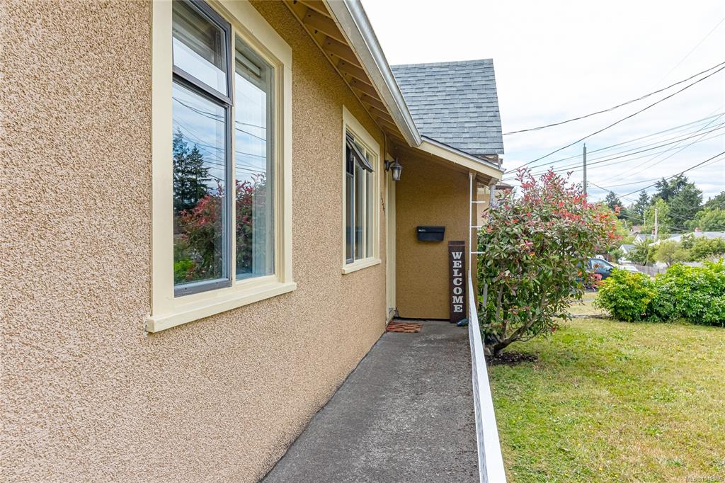 Fifth View of 1263 Garkil Rd, Saanich, BC, V8P 2L2