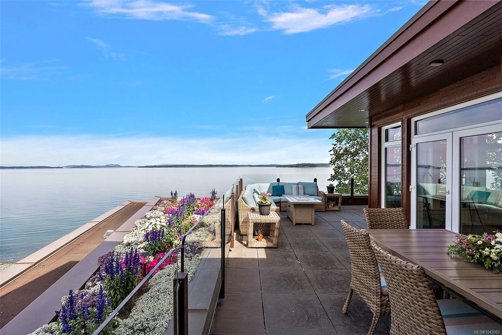 Fifth View of 9115 Lochside Dr, North Saanich, BC, V8L 1N1