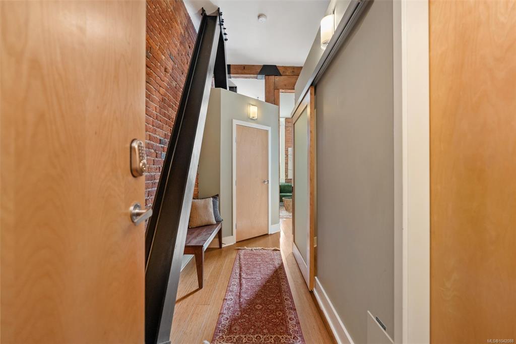 Fifth View of 610 Johnson St, Victoria, BC, V8W 1M4